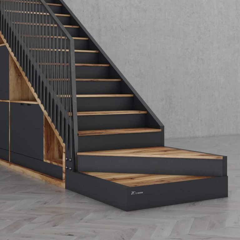 راه پله چوبی داخل ساختمان