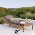 تخت کنار استخر شقایق