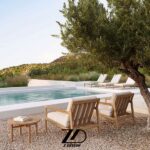 تخت کنار استخر شقایق