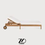 تخت کنار استخر شقایق