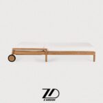 تخت کنار استخر شقایق