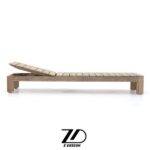 صندلی و تخت کنار استخر