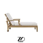 صندلی کنار استخری آدام