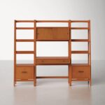 میز تحریر و کتابخانه