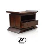 کنار تختی چوبی آنی